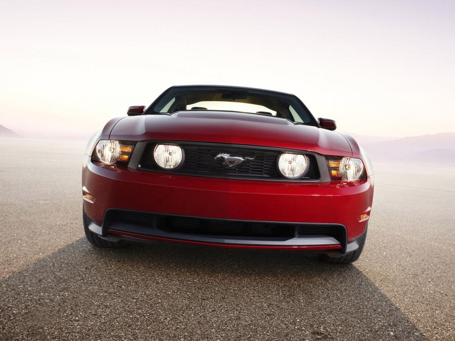  Ford Mustang GT 2010 года  (фото 210 из 213)